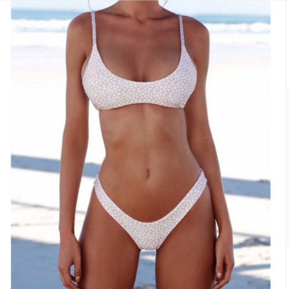 Bikini Set - Push up Wireless Top Cheeky bottoms